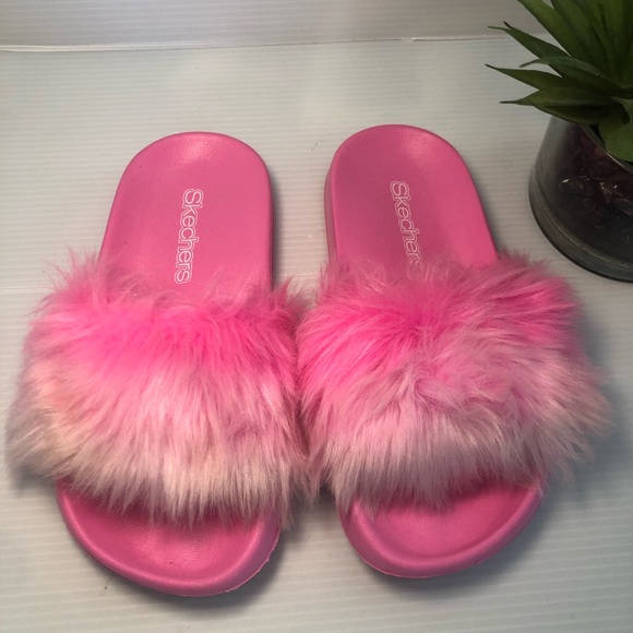 skechers fuzzy slides